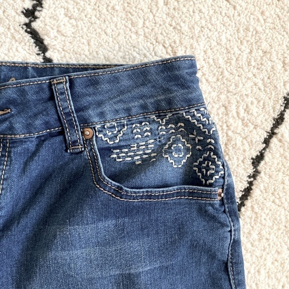 ND WEEKEND Boho Aztec Embroidered Jeans with Fringe Sz 8 - Picture 4 of 6